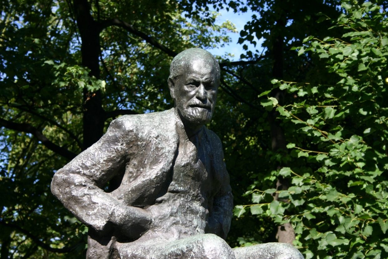 Sigmund Freud's monument, London - 03.JPG
